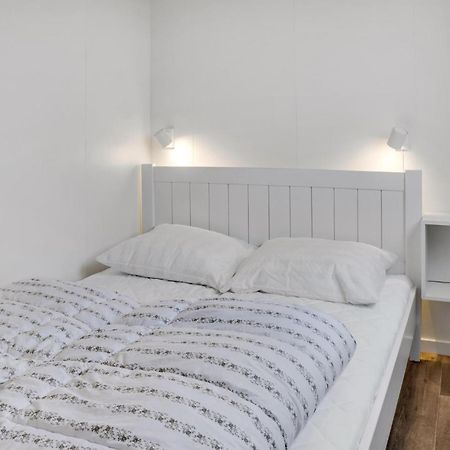 2 Bedroom Nice Apartment In Vaeggerlose Bøtø By Екстериор снимка