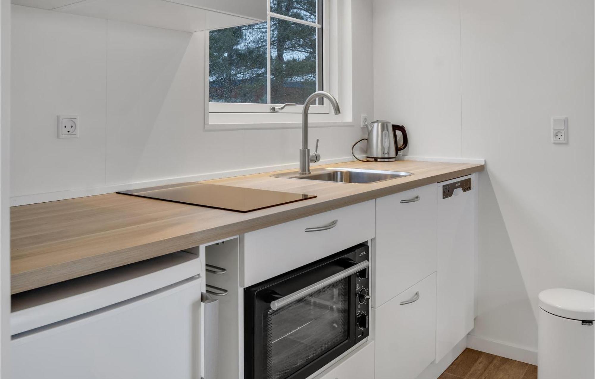 2 Bedroom Nice Apartment In Vaeggerlose Bøtø By Екстериор снимка